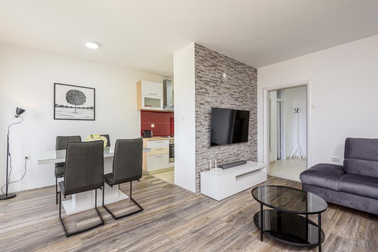 Apartment Tina โพลเช ภายนอก รูปภาพ